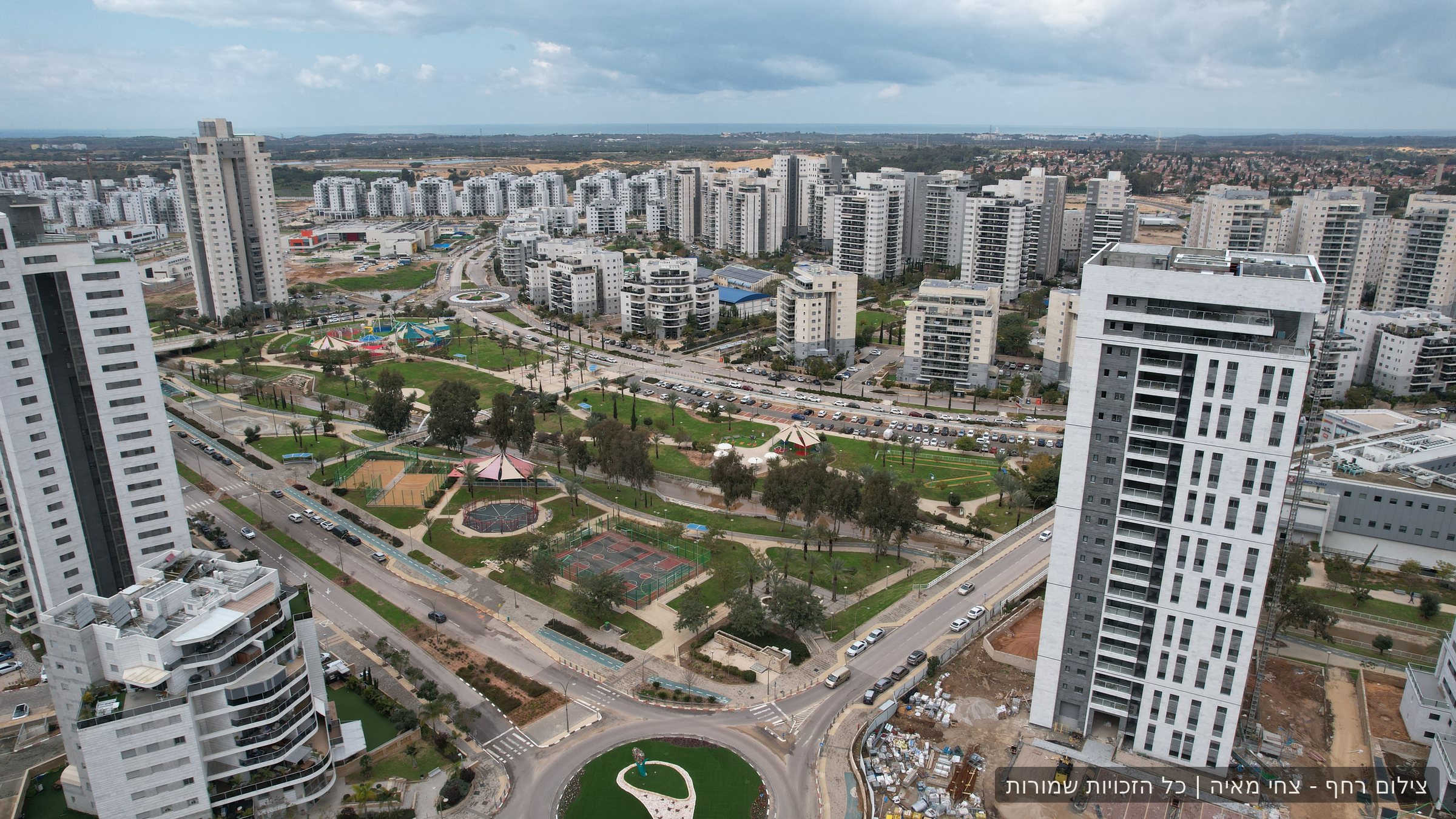 נאות רבין ביבנה הירוקה, מבט לפארק. צילום רחף של צחי מאיה